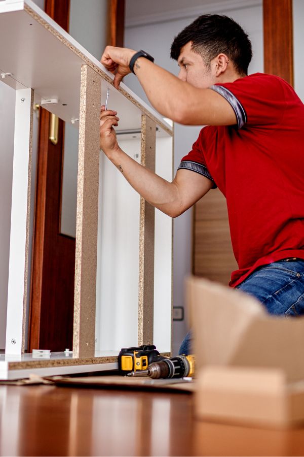 Demontage & Entsorgung Aachen - Momos Montageservice Aachen - Montagearbeiten - Küchenmontage - Möbelmontage - Demontage - Entsorgung - Möbeltransport